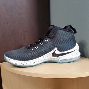 Nike Airmax Infuriate size 8